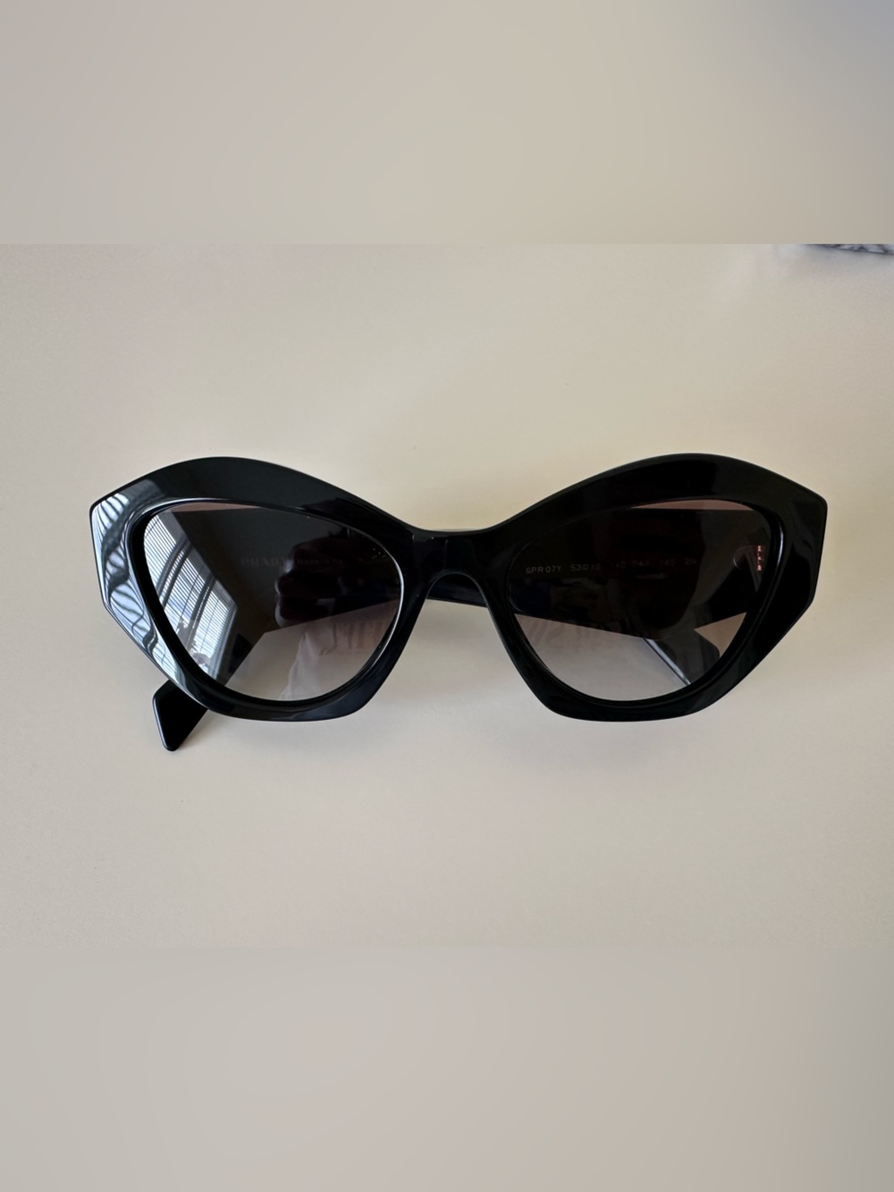 Prada 07YS Sunglasses - Picture 4 of 8